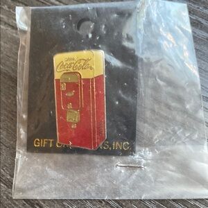 Coca Cola Vending Machine Red and Gold Lapel Pin